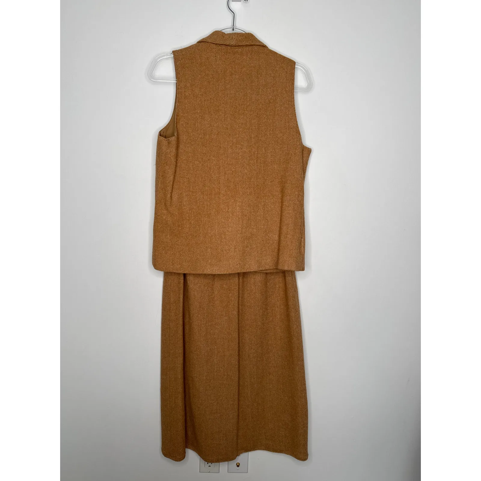 1980s Charlotte Ford II Camel Herringbone Wool Vest & Skirt Set Small - Image 5