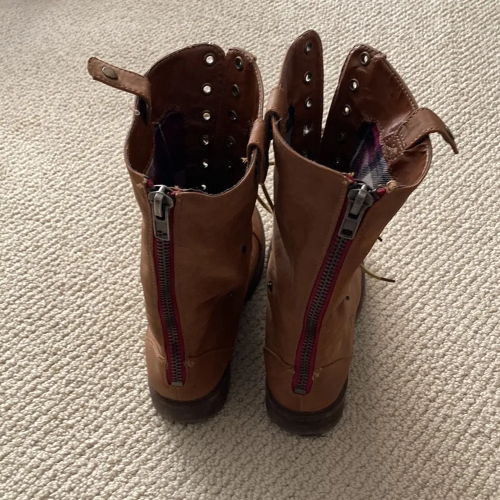 Cathy Jean Vegan Leather Brown Convertible Lace-Up Combat Boots Size 8 GUC - Image 3