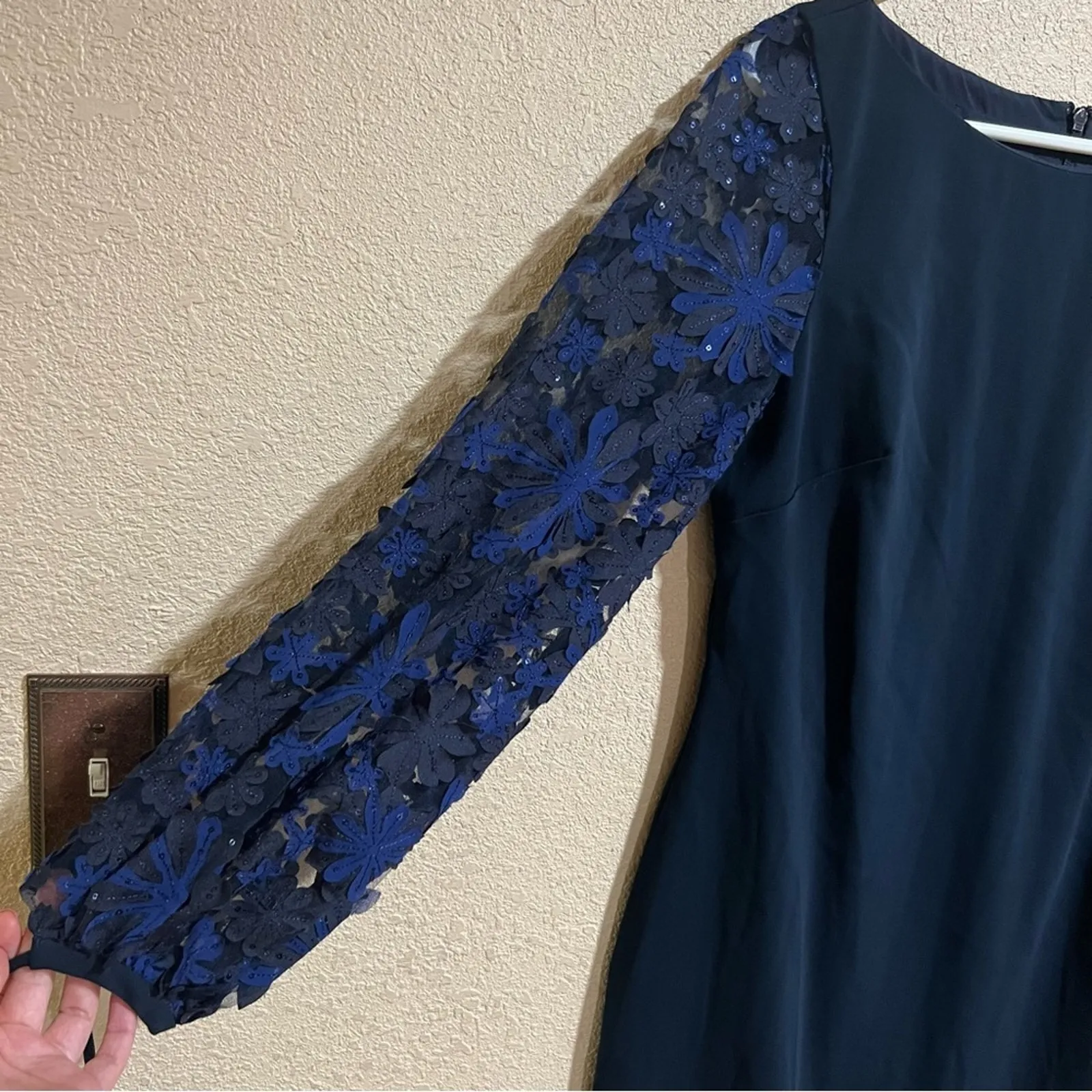 Badgley Mischka navy blue Embroidered balloon Sleeve sheath Dress - Image 4