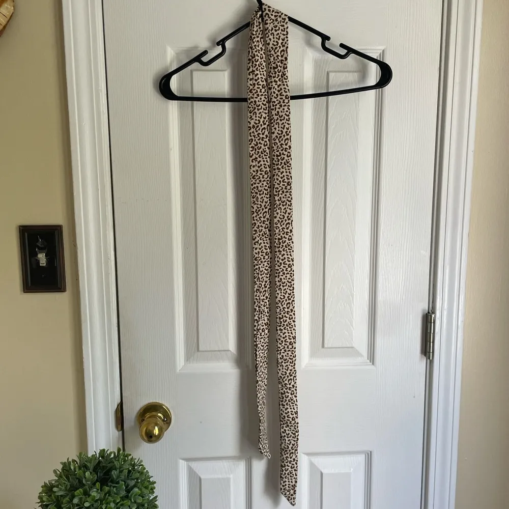 Allover Animal Print Surplice V neck Belted Dress, like new! - Image 6