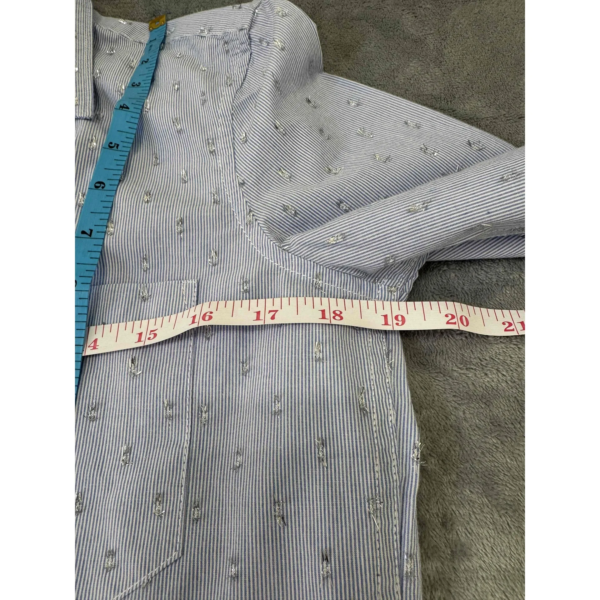 Gap  Fitted Boyfriend Shirt Light Blue Silver Dots Long Sleeve Collared‎ ButtonUp - Image 8