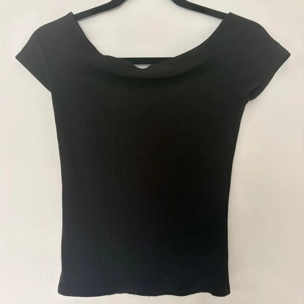 Reformation Bardot Top Black Ribbed Off Shoulder Feminine Y2K Style Crop Top - Image 4