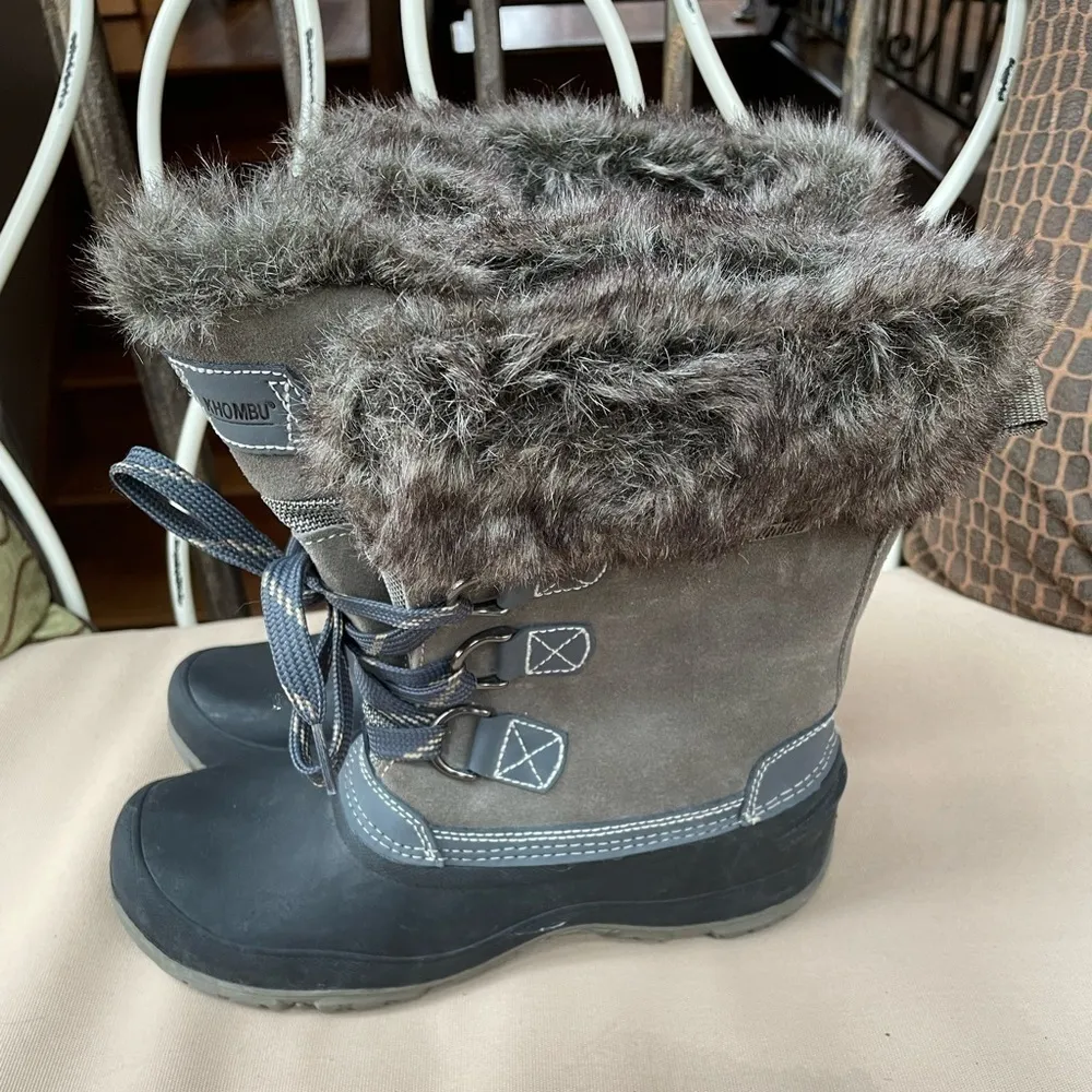 Khombu Slope Waterproof Faux Fur‎ Winter Boots in Grey Size 7 - Image 4
