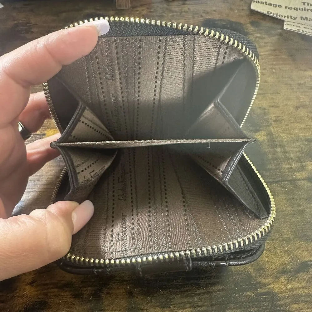 Ferragamo Vara Brown Leather Full Zip Compact Wallet Brown Authenticated W/ COA - Image 5