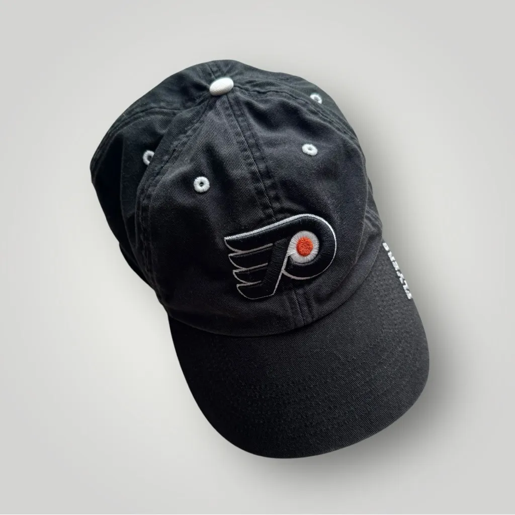 Vintage Y2K Black Distressed Philadelphia Flyers NHL Hockey Cap Embroidered Logo - Image 2