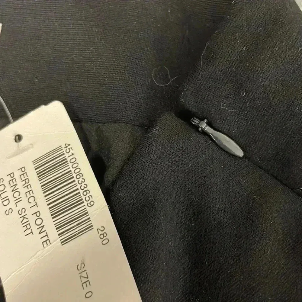 Chico's  SOLID PONTE PENCIL SKIRT Size 0/Small NEW with tags - Image 7