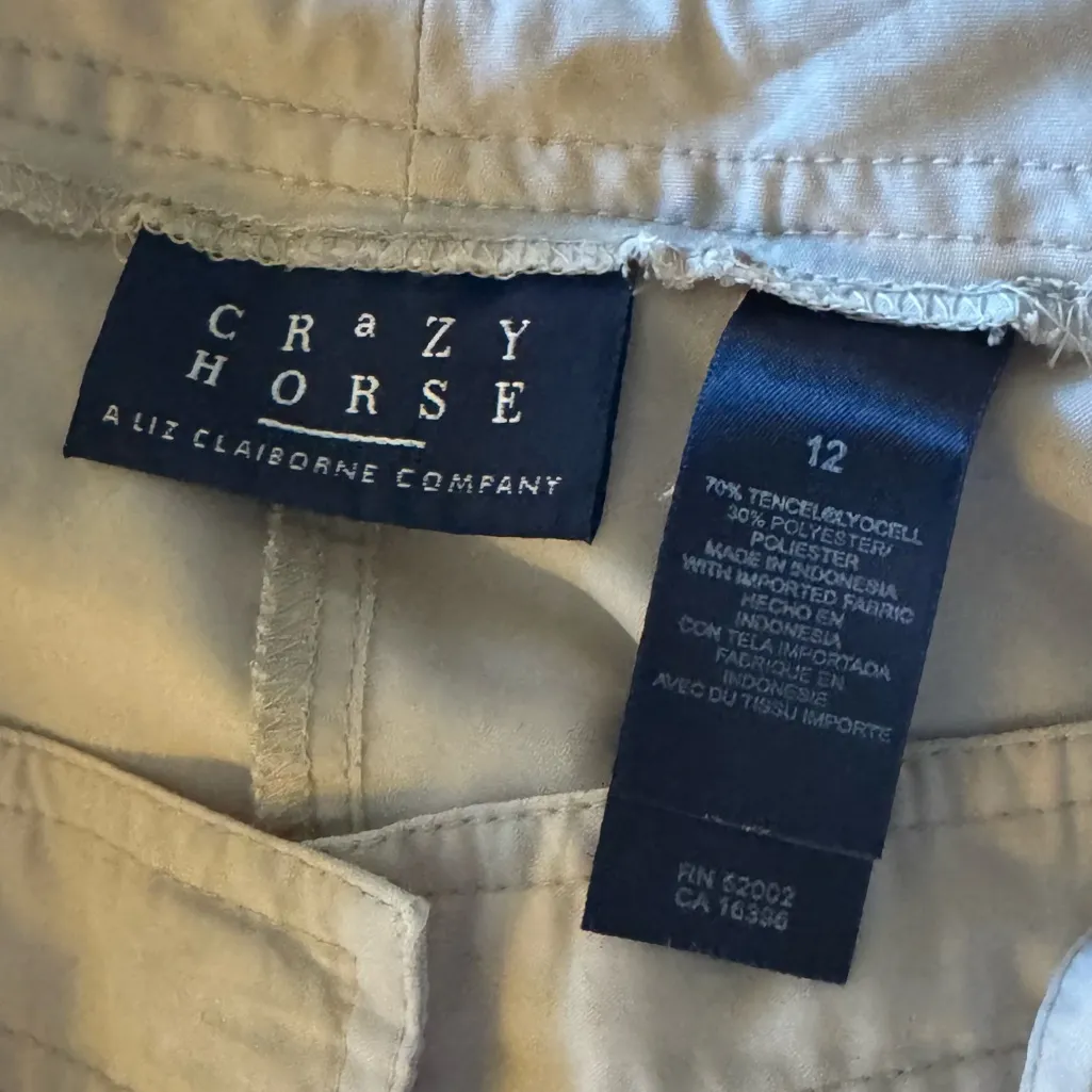 🍦Crazy Horse Liz Claiborne Women’s Capri Pants Lightweight Cropped Slit Hem🍦~12 - Image 11