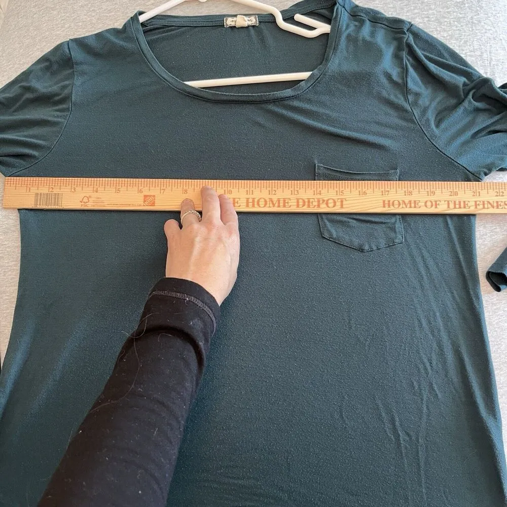 Eyeshadow Top Womens Large Forest Green Knit Long Sleeve Basic Capsule Shirt EUC - Image 6