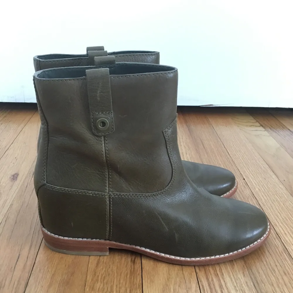 Cole Haan Block Heel Wedge Pull-On Leather Ankle Boot in Olive Green Size 9B - Image 4