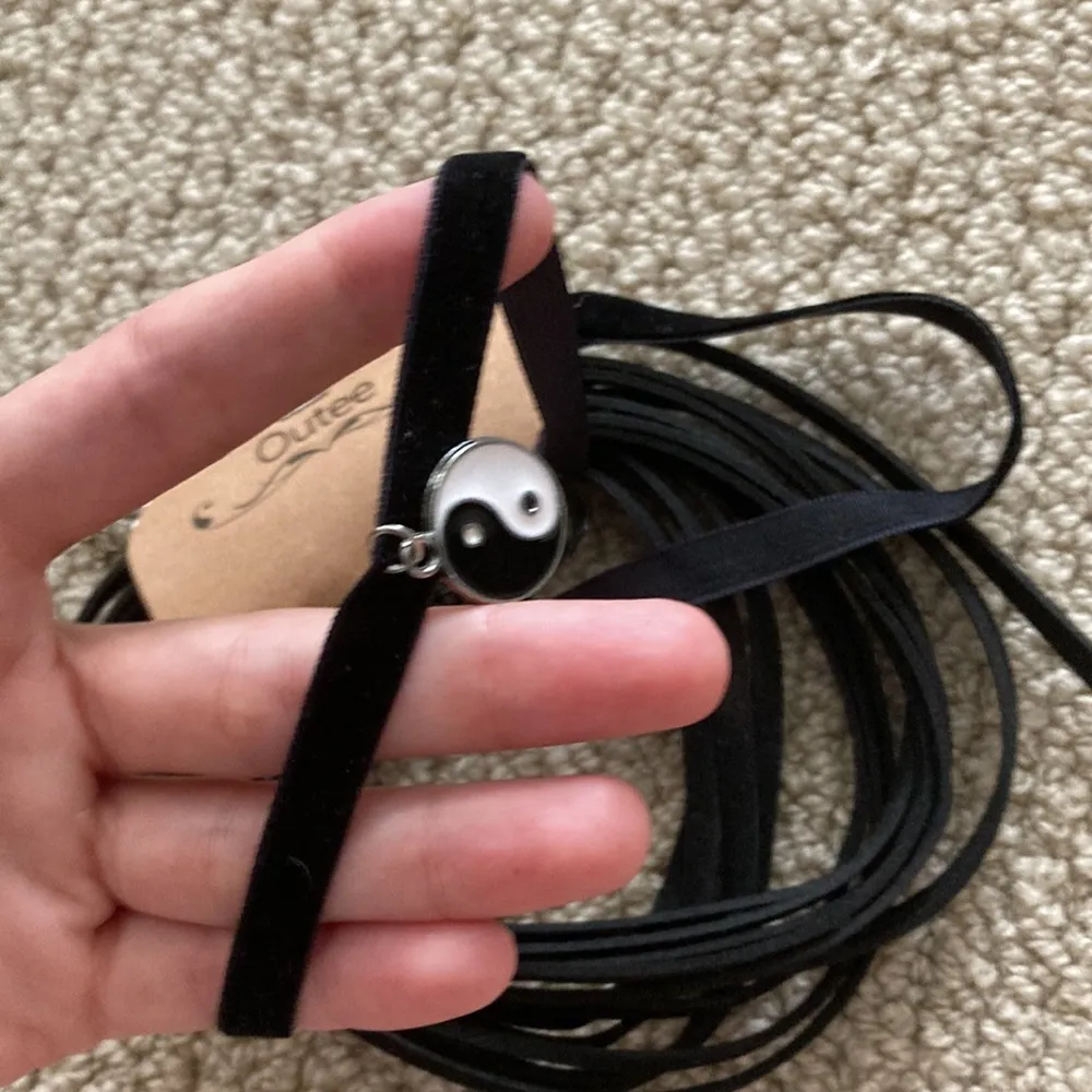 NEW Outee Black Choker Necklace Set of 5 Velvet Layered Yin Yang Accordion NWT - Image 3