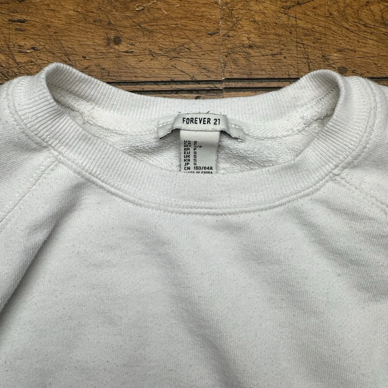 Forever 21 Women's White Blue Red Sleeve Lightweight‎ Sweatshirt Size Small S - Image 5