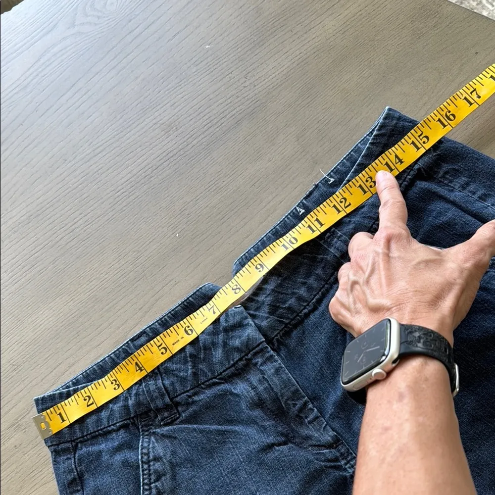 Loft Riviera denim Women's Shorts sz 4 euc - Image 4