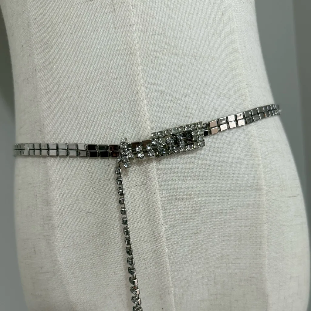 Unisex Metal chain belt with rhinestones Silver - Image 4