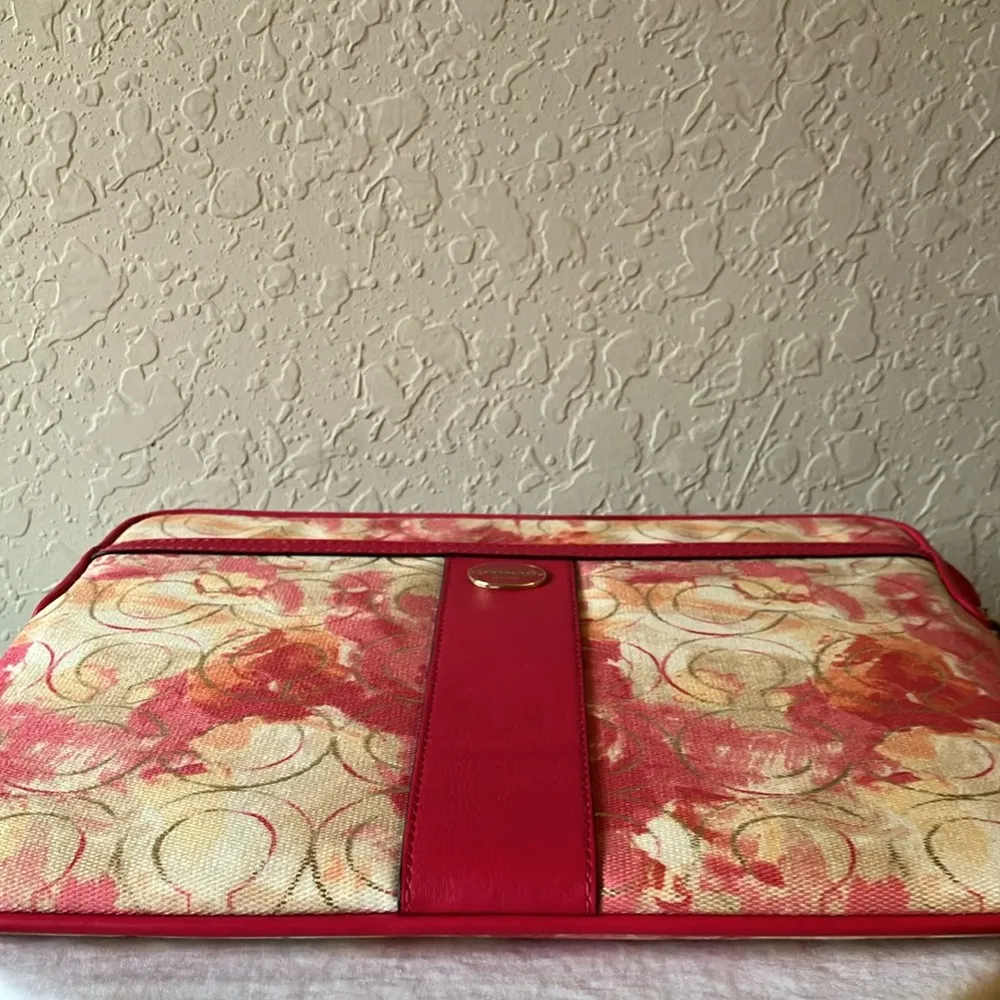 Coach: Pink Floral Abstract Tablet/iPad cover- sleeve- pockets- padded - Image 14