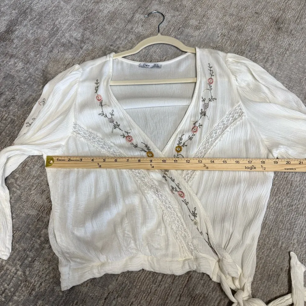 Dex White Floral Botanical Boho Embroidered Lace Trim Wrap Top Size XL - Image 8