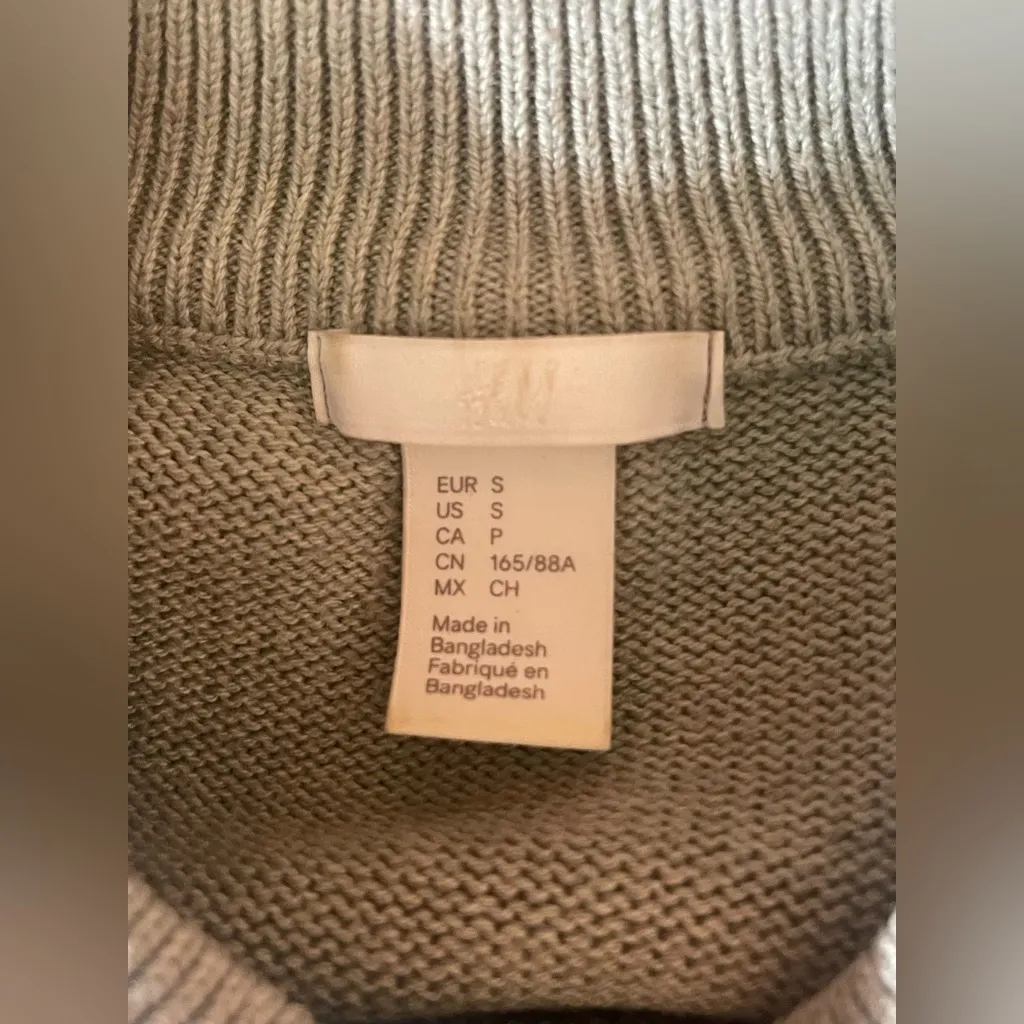H&M Women’s Sage Green Knit Sweater Size Small Crewneck Pullover Cozy Casual - Image 3