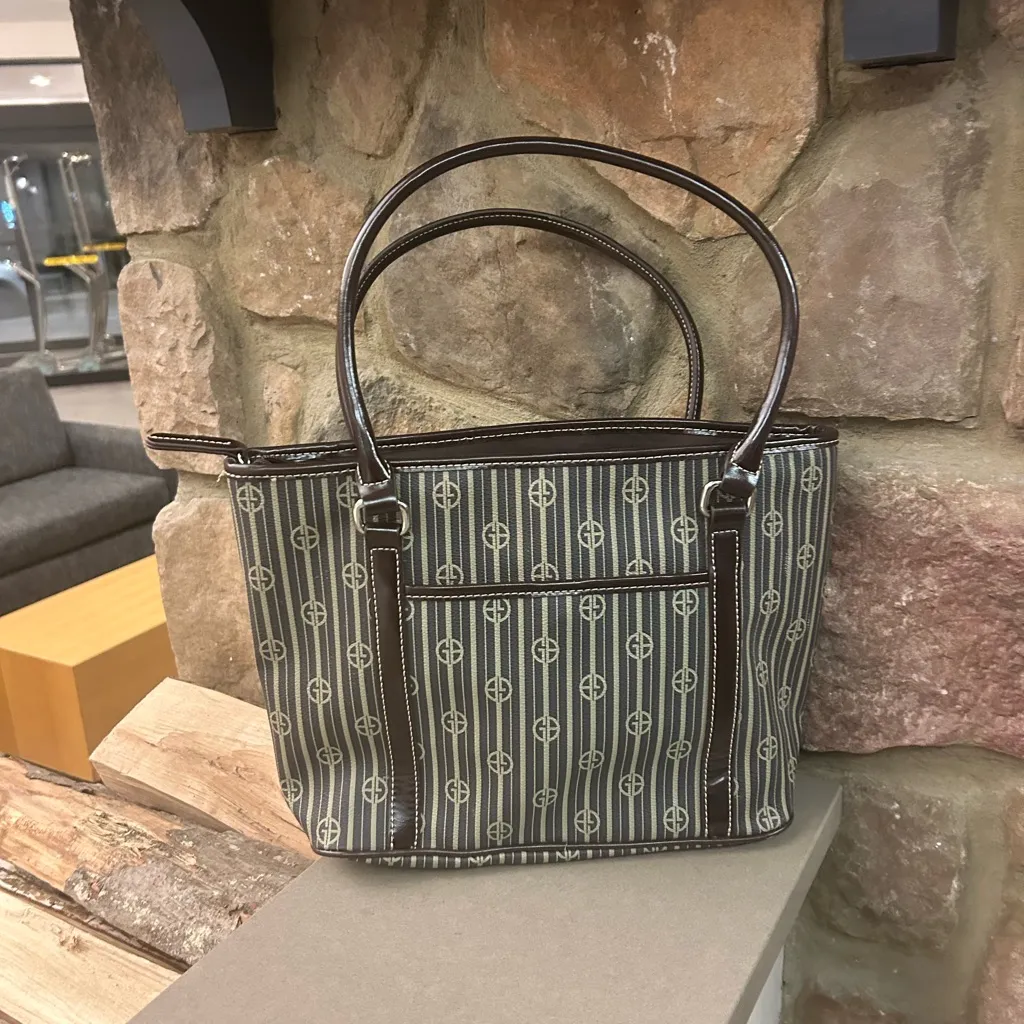 Bag Elegant Green Patterned Tote BagGIANIBERNINI. Like new CLEAN! - Image 5