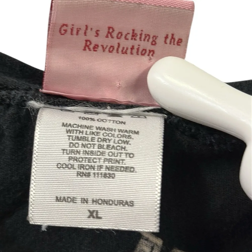 Fender The Collection Guitar Black Graphic Tee Girls Rocking the Revolution XL Size undefined - Image 8