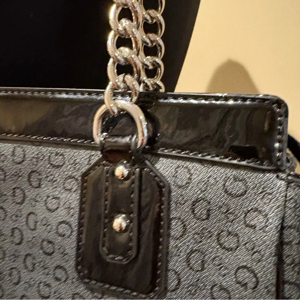 Guess Ria  tote Bag size M - Image 2