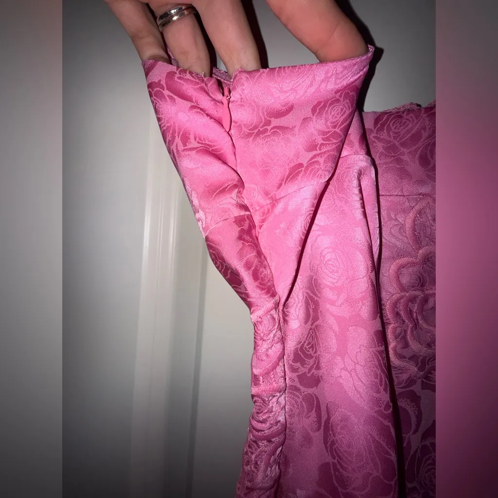 For love and lemons size XS Pink Lace‎ mini dress with rose/flower - Image 7