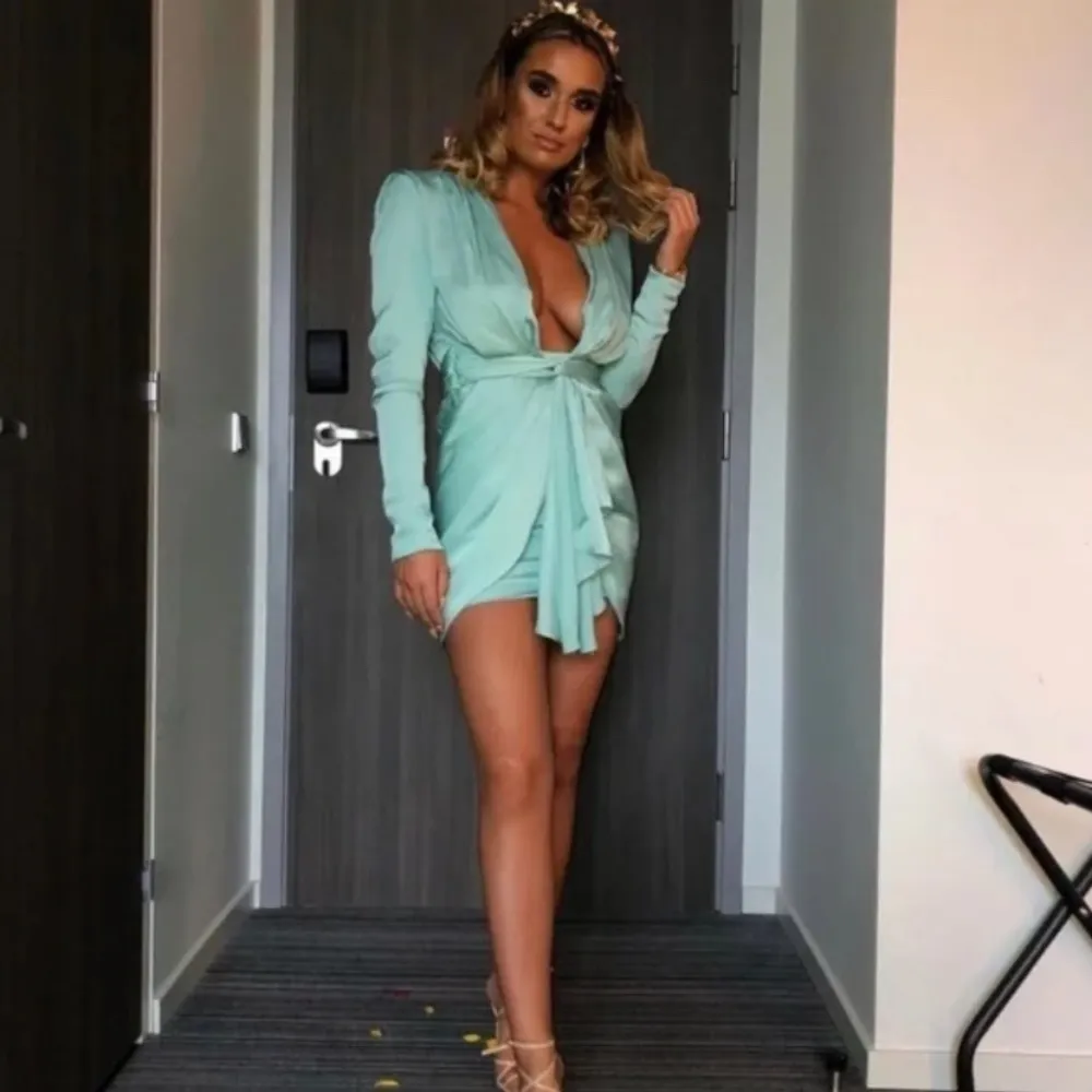 HOUSE OF CB‎ 'Pascale' Aqua Draped plunge Satin Mini Dress NWOT size M - Image 4