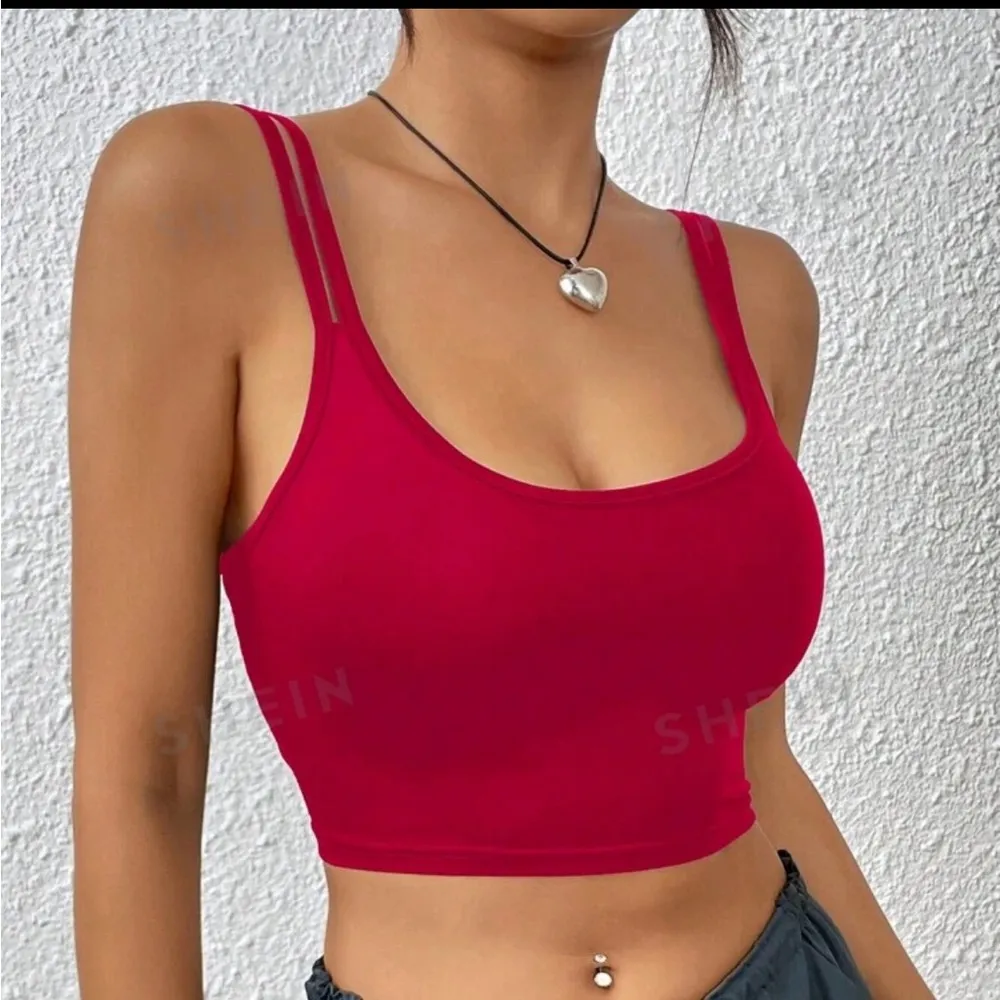 Red Cropped Tank Size M - Image 3