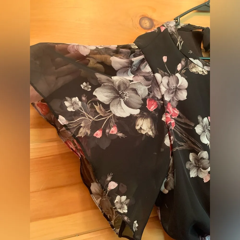 Women’s Nine West dress size 12 with sheer flutter sleeves and a tie neck. - Image 5