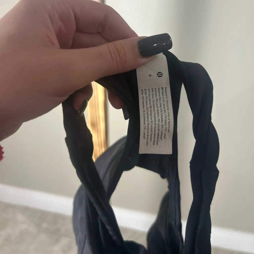 Lululemon Black Camo Sports Bra Size 6 - Image 6