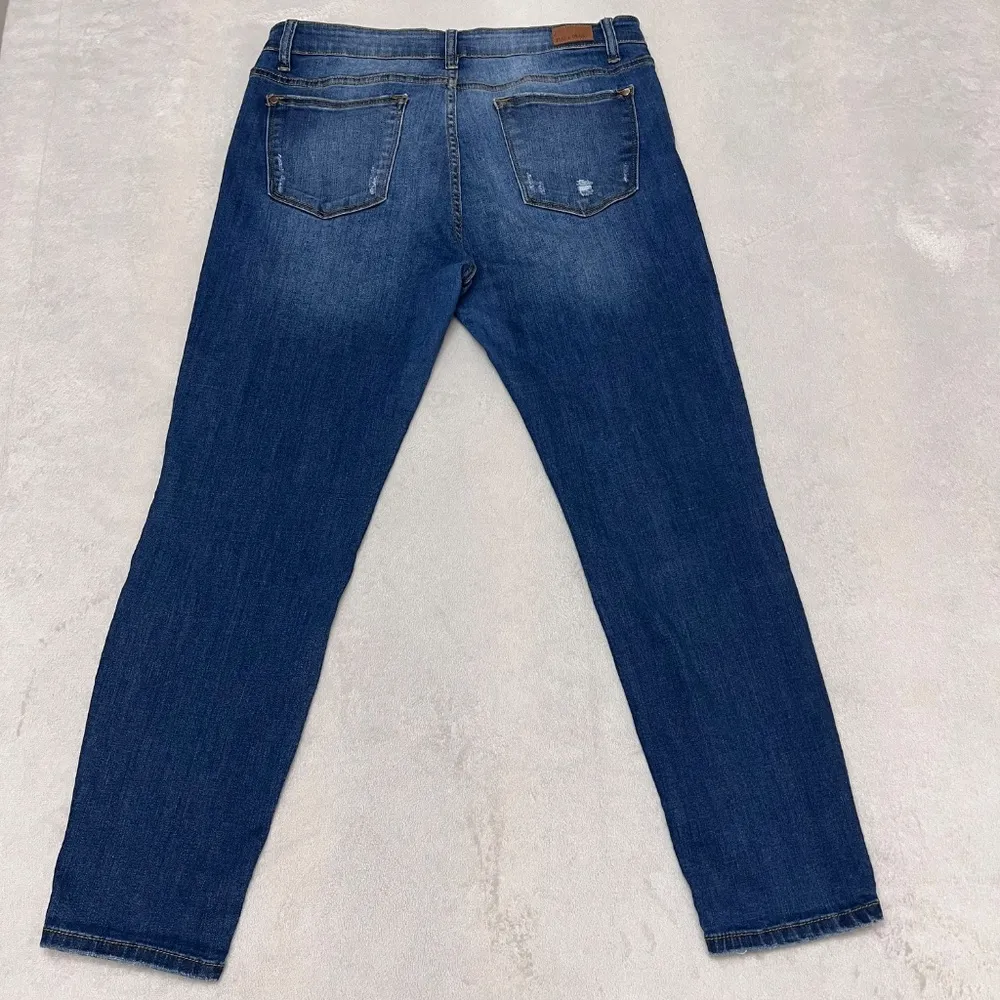 Jeans Distressed  Mid Rise Relaxed Fit Women’s Size 15/32 Stretch Blue - Image 2
