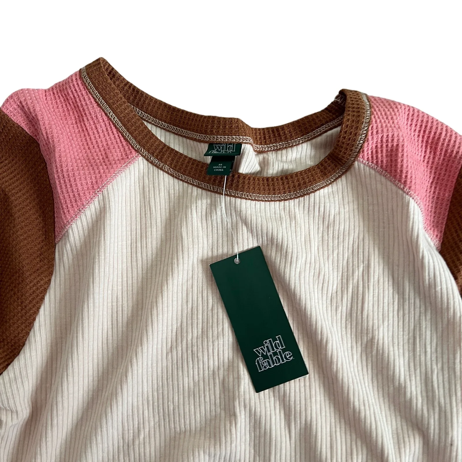 Wild Fable Women's Colorblock Short Sleeve T-Shirt - Size Medium - NWT - Image 3