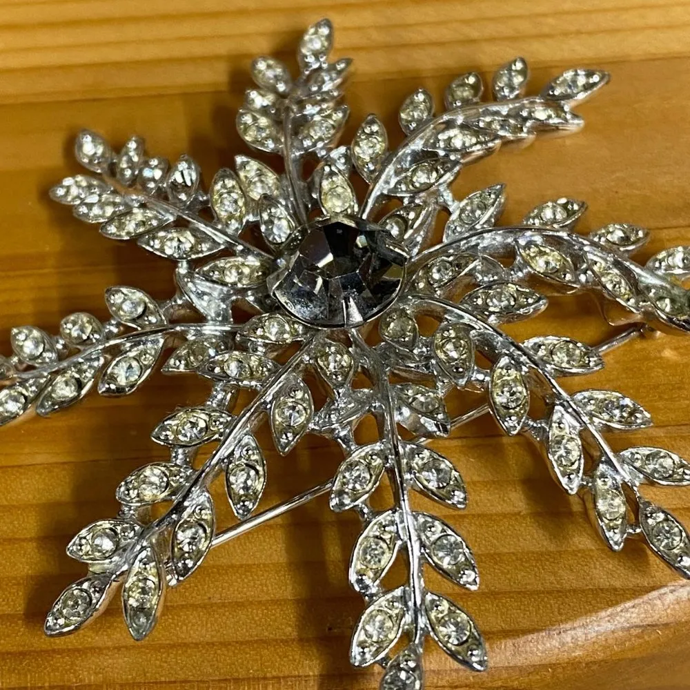 Flower Atomic Swirl Starburst Vintage Pin Brooch Sarah Coventry Silver Color - Image 4