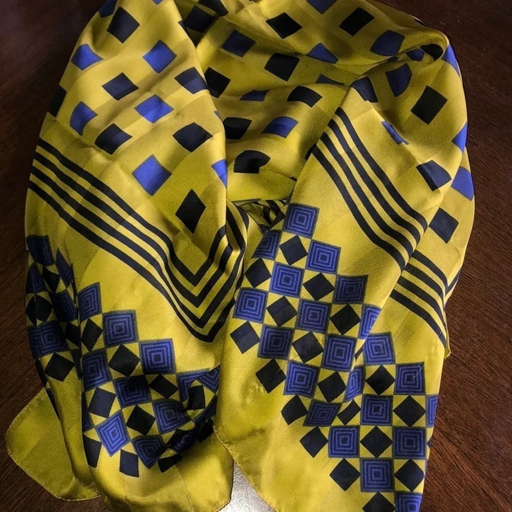 Vintage Symphony Green & Blue Retro Scarf - Image 2