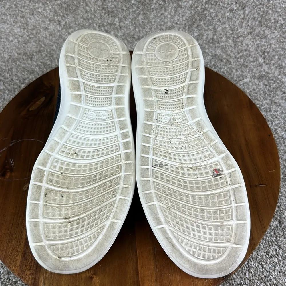 Crocs slip on women’s size 6 - Image 7