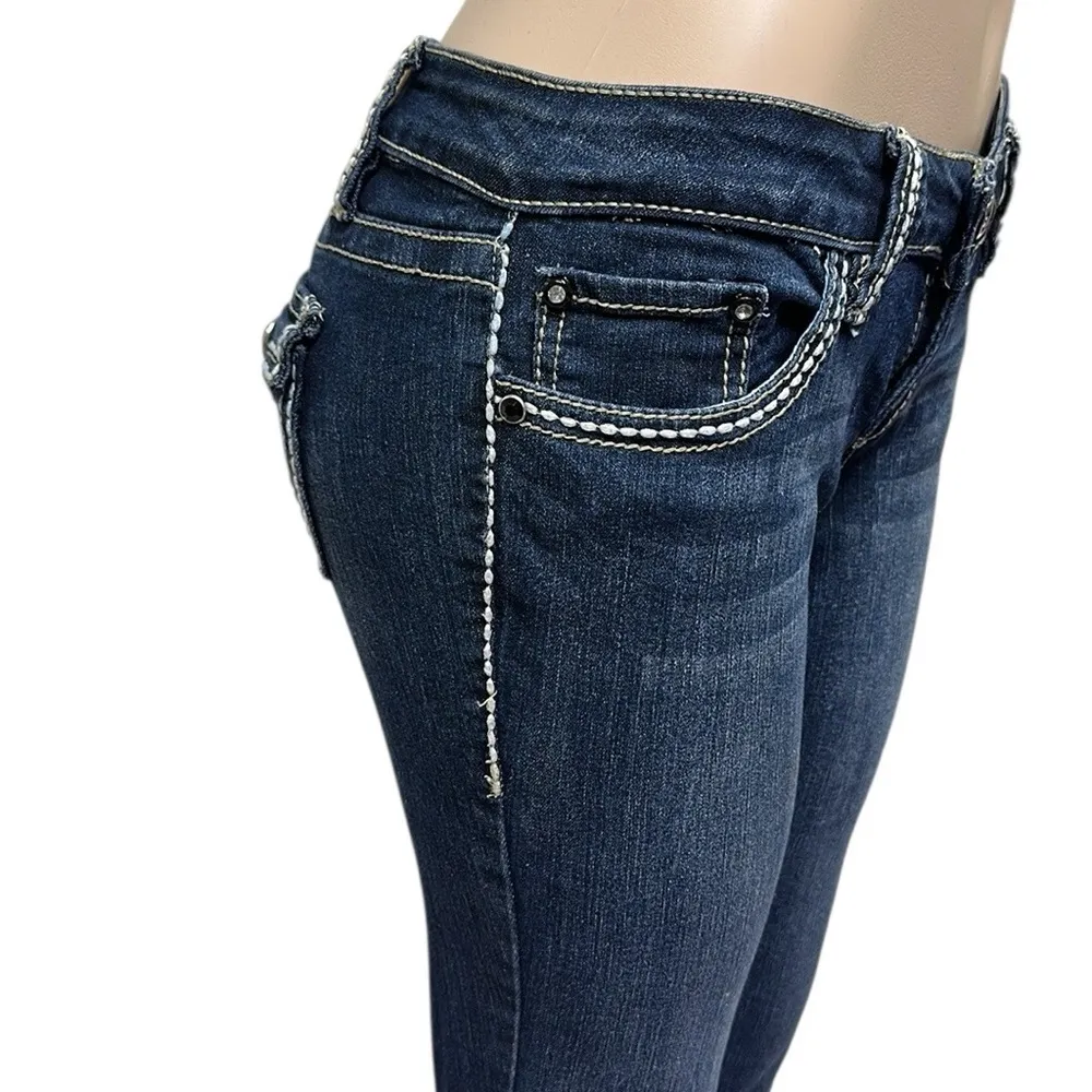 Y2K YMI Embroidered Low Rise Button Flap Pocket Capri Blue Jeans Size 5 - Image 5