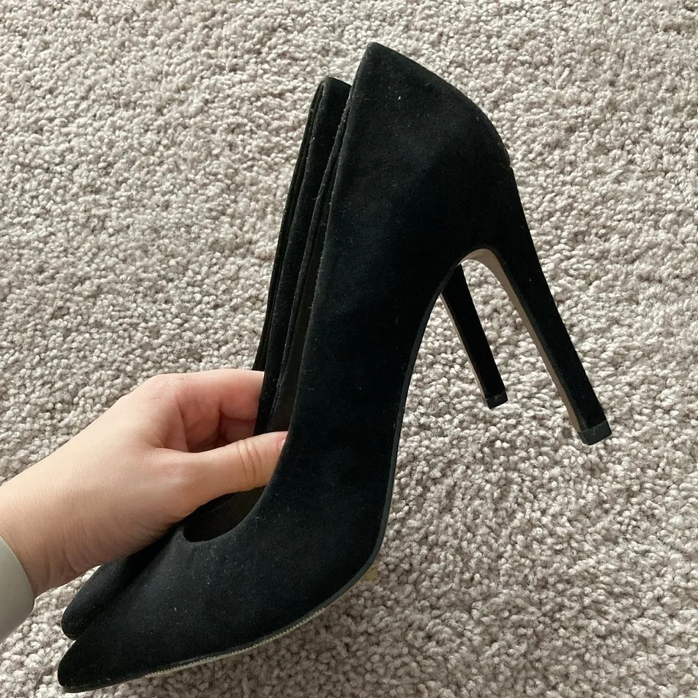 Forever 21 Black Suede High Heel Shoes Women's Size 9 - Image 2
