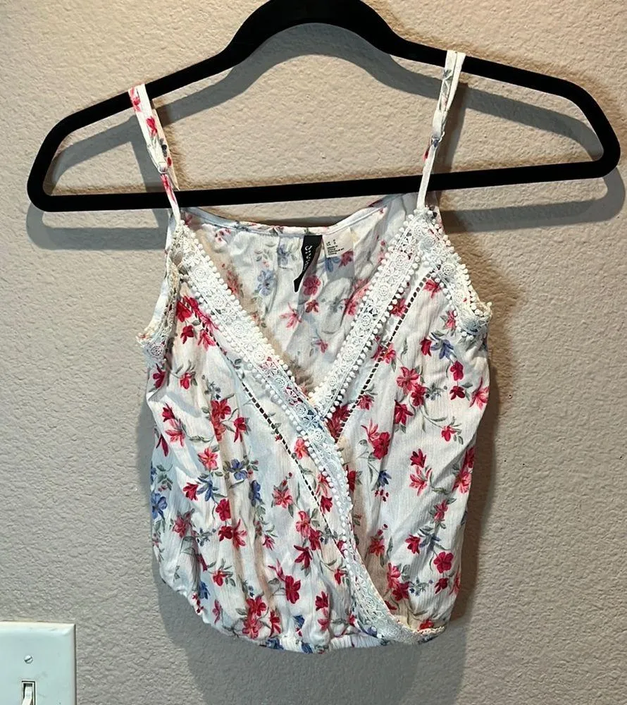 Divided Floral Crepe Fabric Cami Tank Size 0 - Image 6