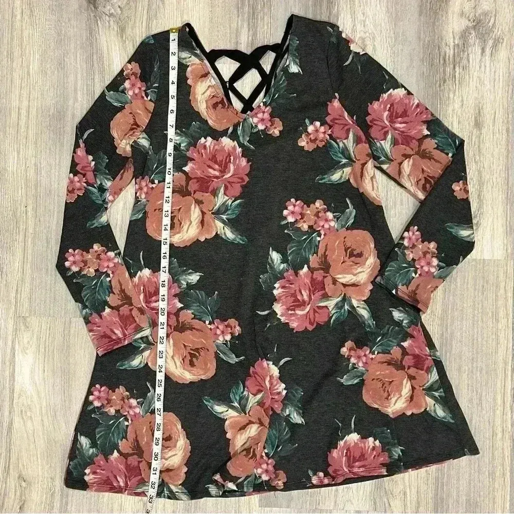 A. Byer Long Sleeve Gray Floral Mini Dress Scoop Neck Ribbon Lace Back Size L - Image 2