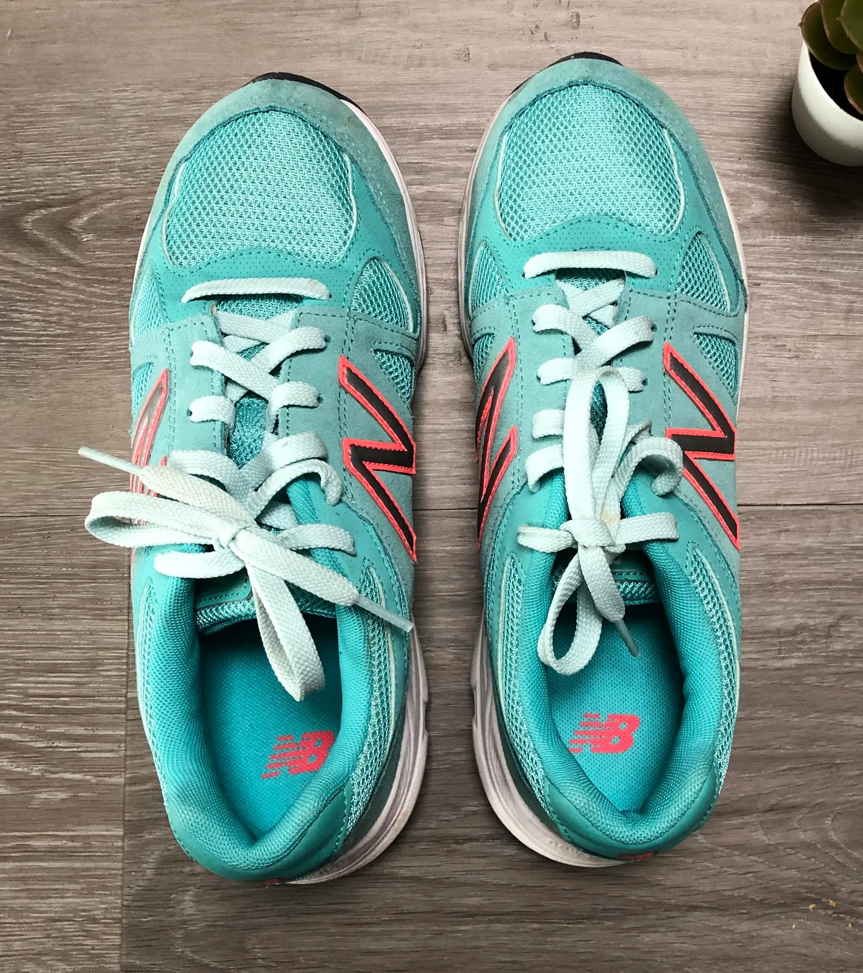 green  walking running shoes - Image 2