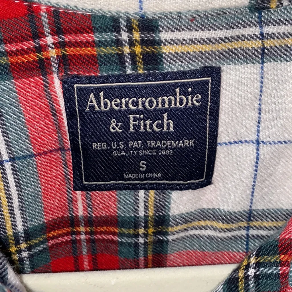 EUC Abercrombie & Fitch Red and Green Plaid Flannel, Size Small - Image 3