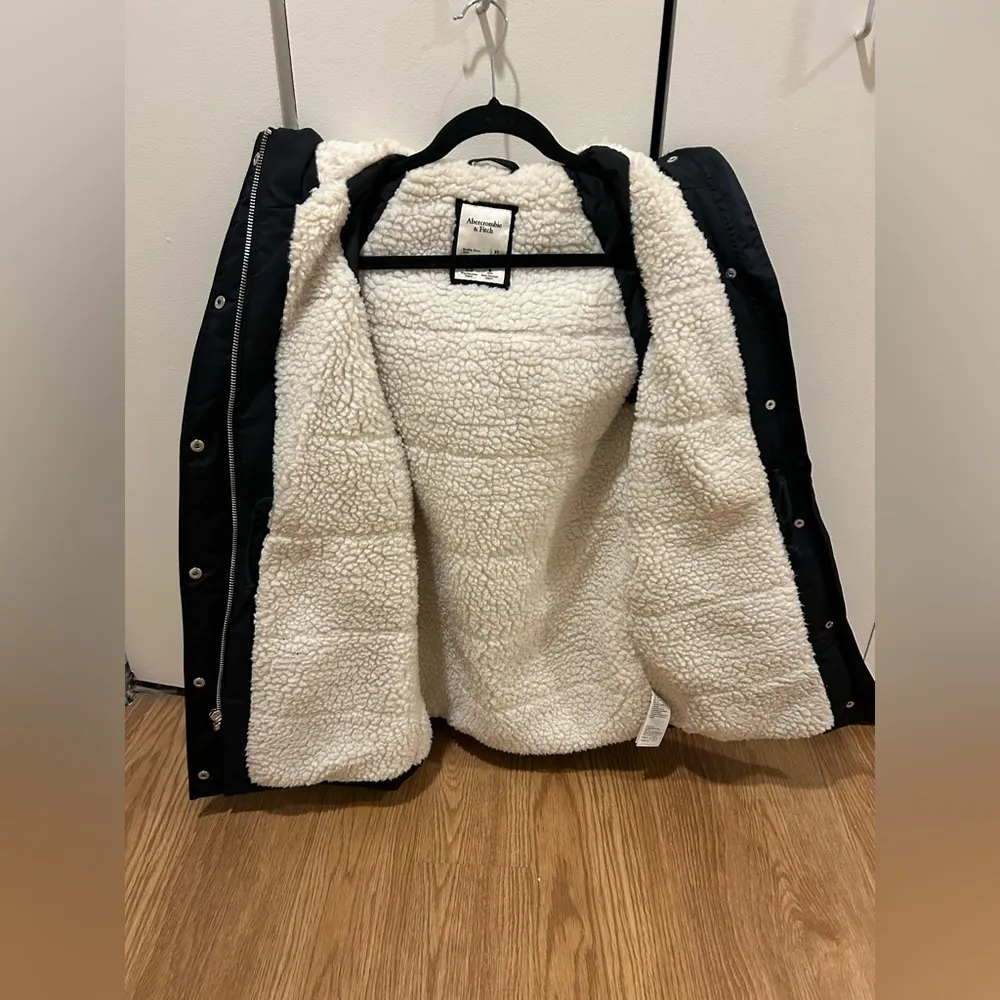 Women’s Sherpa Lined Parka, Black - Image 4