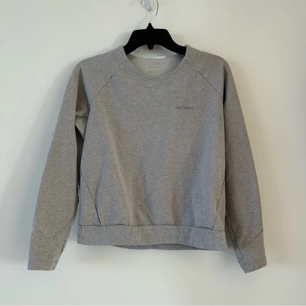 Arcteryx Momenta Centre Gray Pullover Long Sleeve Size Small - Image 3