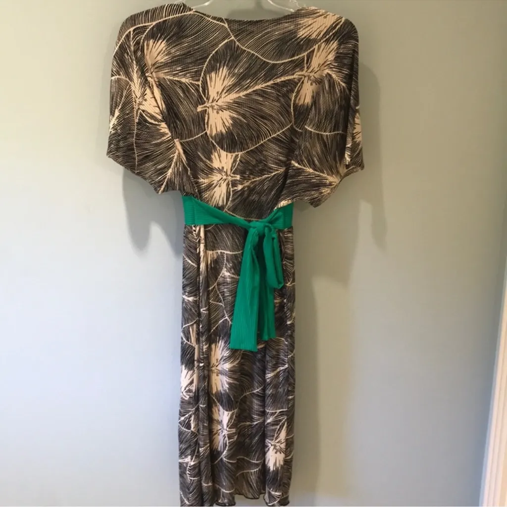 Anthropologie Maple 100% Silk Fan Leaf Print Dress Tan And Green Size Medium - Image 2