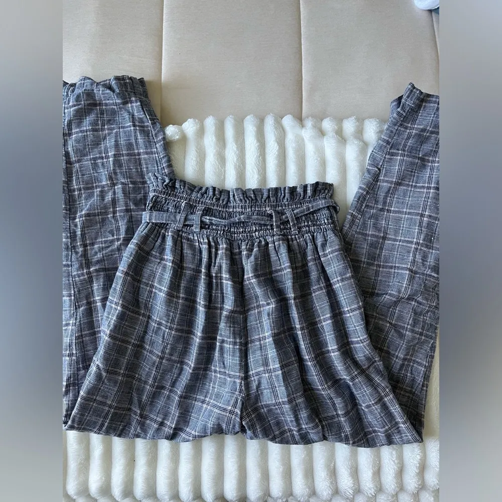 American Eagle Paperbag pants - Image 4