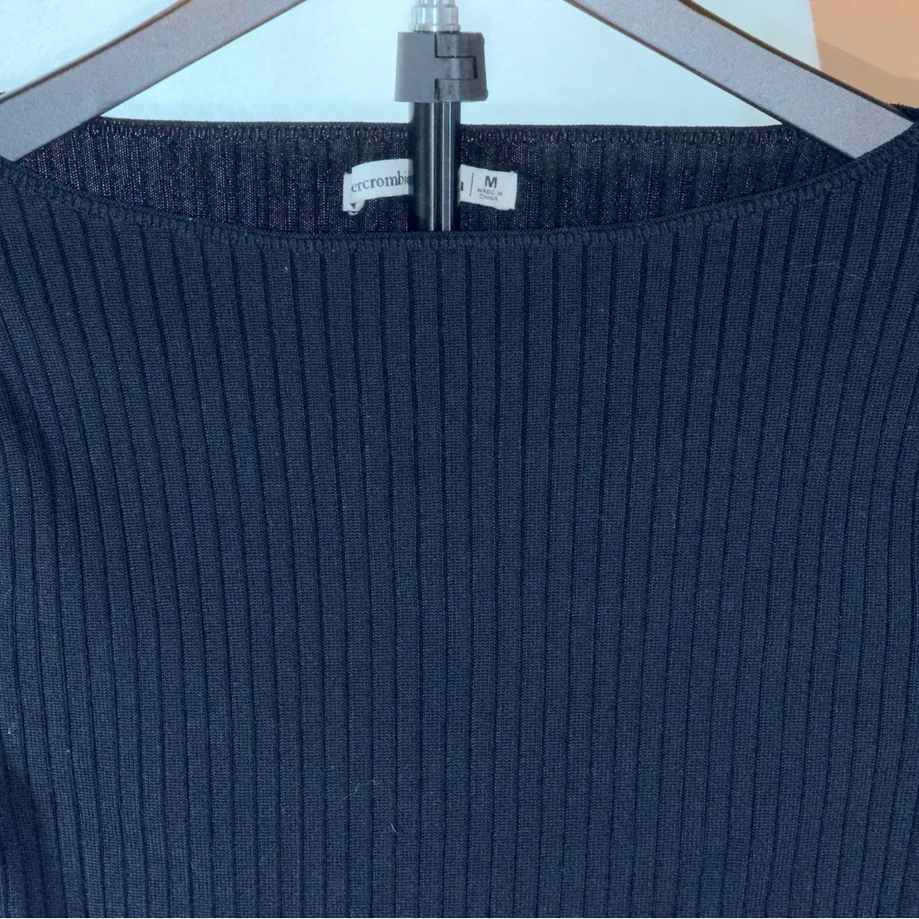 Abercrombie and Fitch Glossy Slash Black Ribbed Women's Sweater size Medium - Image 2