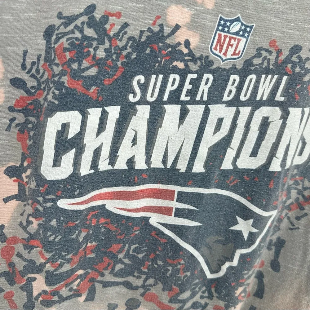 New England Patriots Bleacher Report Washed Short Sleeve Shirt Size Medium - Image 5