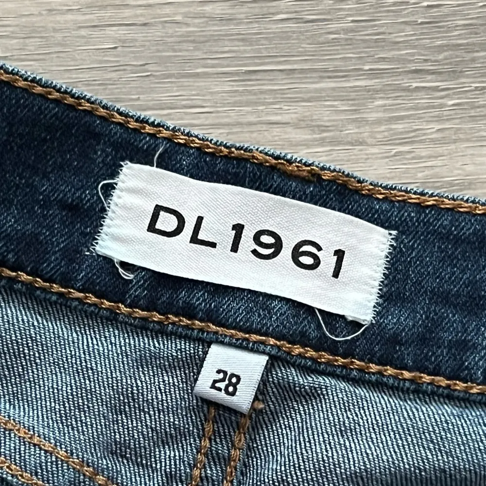 DL1961 Hailey Maternity Under Belly Shorts | Dark Wash Strive | 28 - Image 5