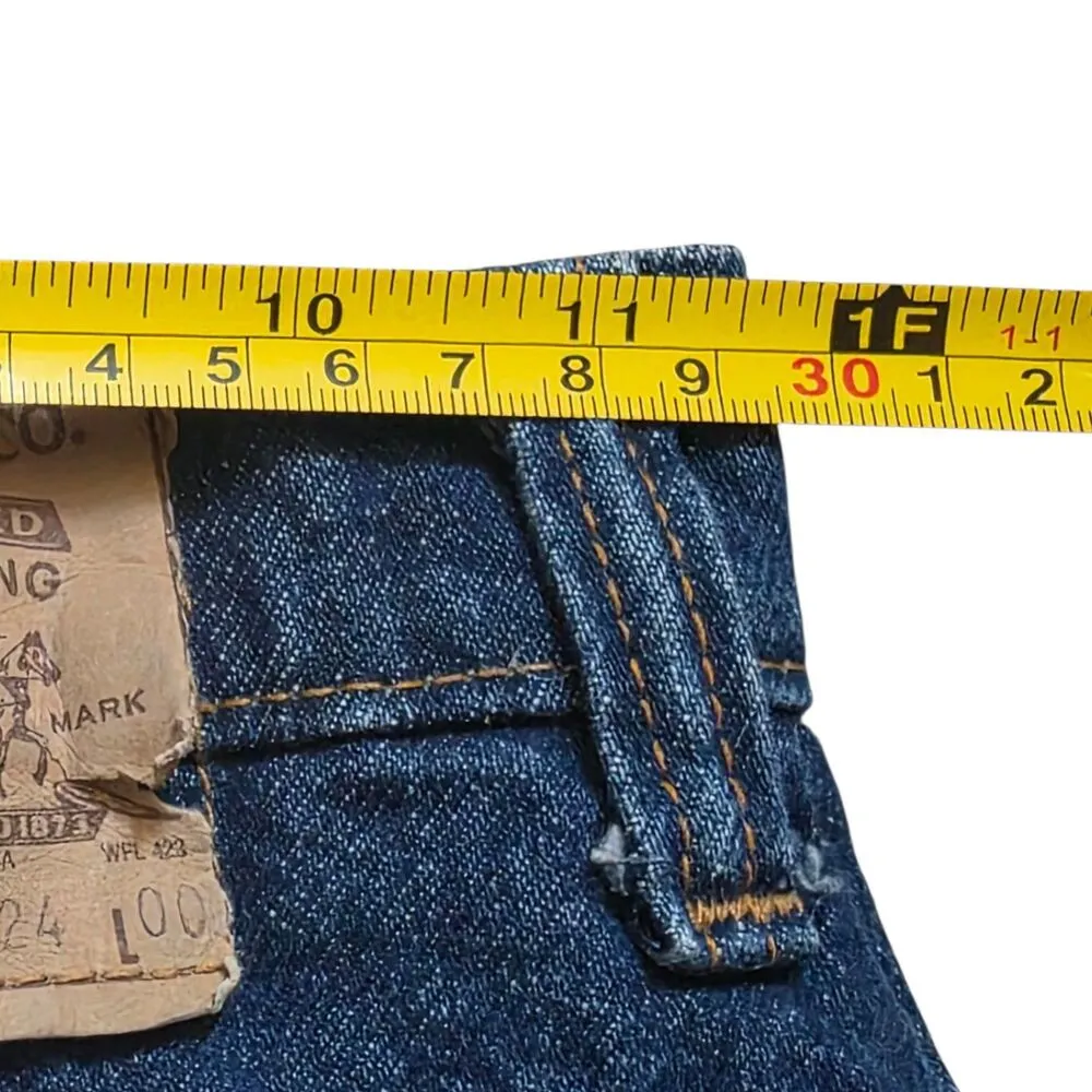 Vintage 1970s(?) Levi's Shorts Orange Tab Denim Women Size 22" Waist Little e - Image 3