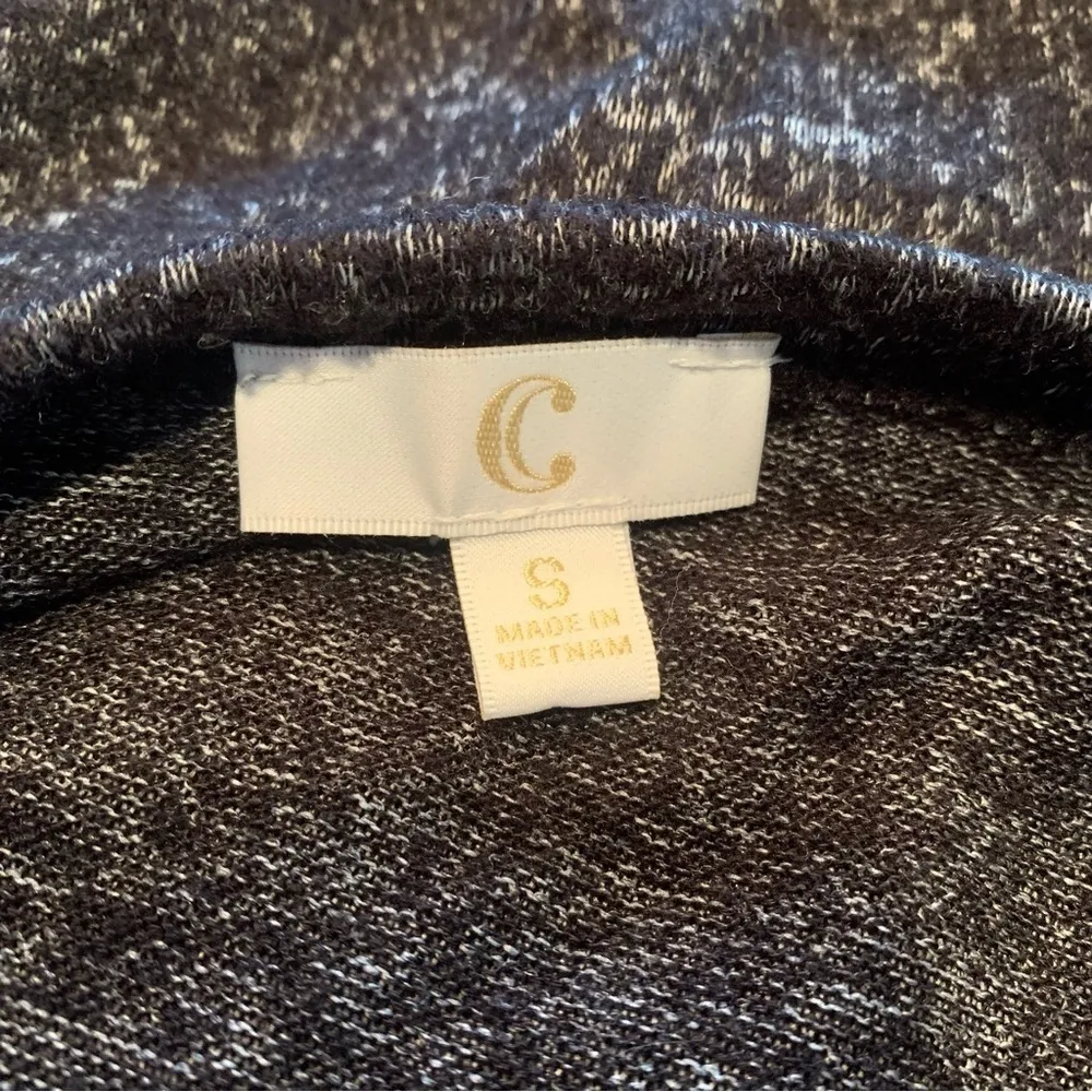 Women's Charming Charlie gray cut out shoulder sweater - Image 6