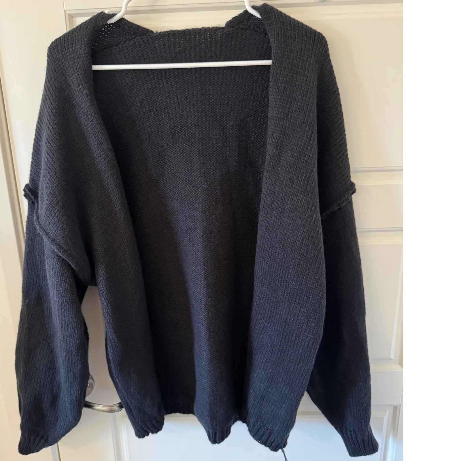 Women sz S Black Oversized Exposed Seam Chunky Knit Sweater Cozy Layer Warm Chic - Image 2