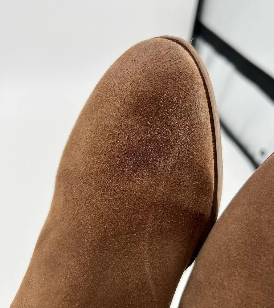 BCBG Generation low heel back zip brown leather almond toe booties size 8.5 - Image 4